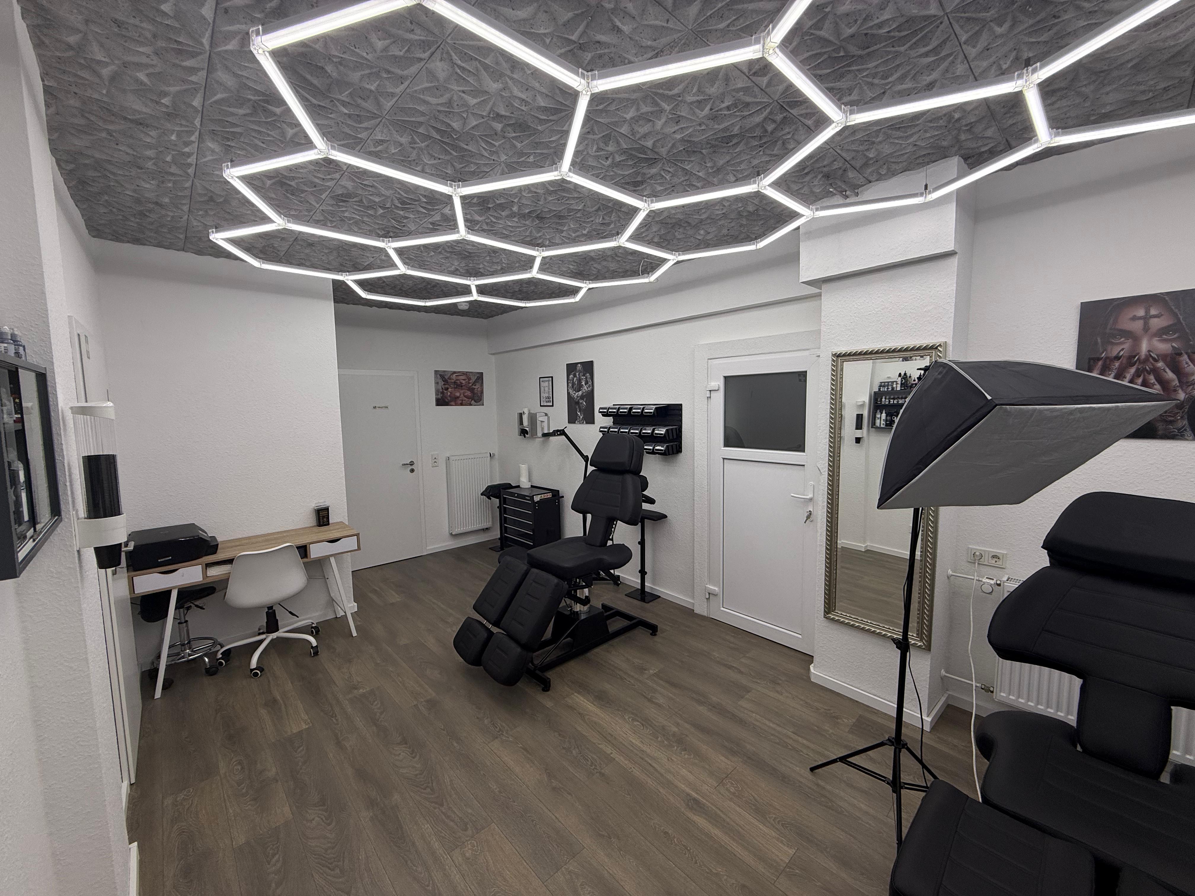 Lucky 13 Ink Tattoo Arbeitsplatz